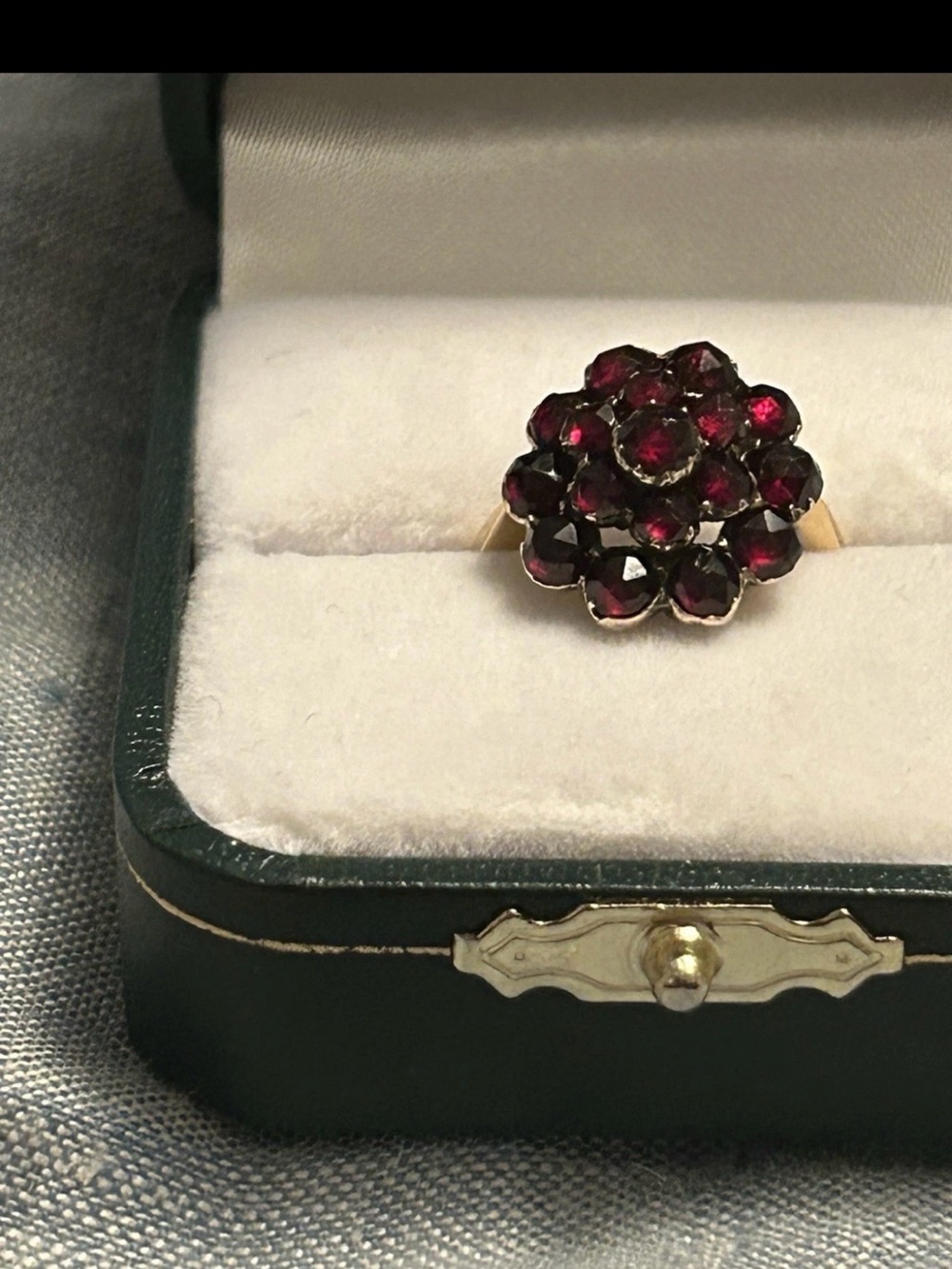 18k Swedish Garnet Cluster Ring (9k Top)-3.8 Grams-size 5.75